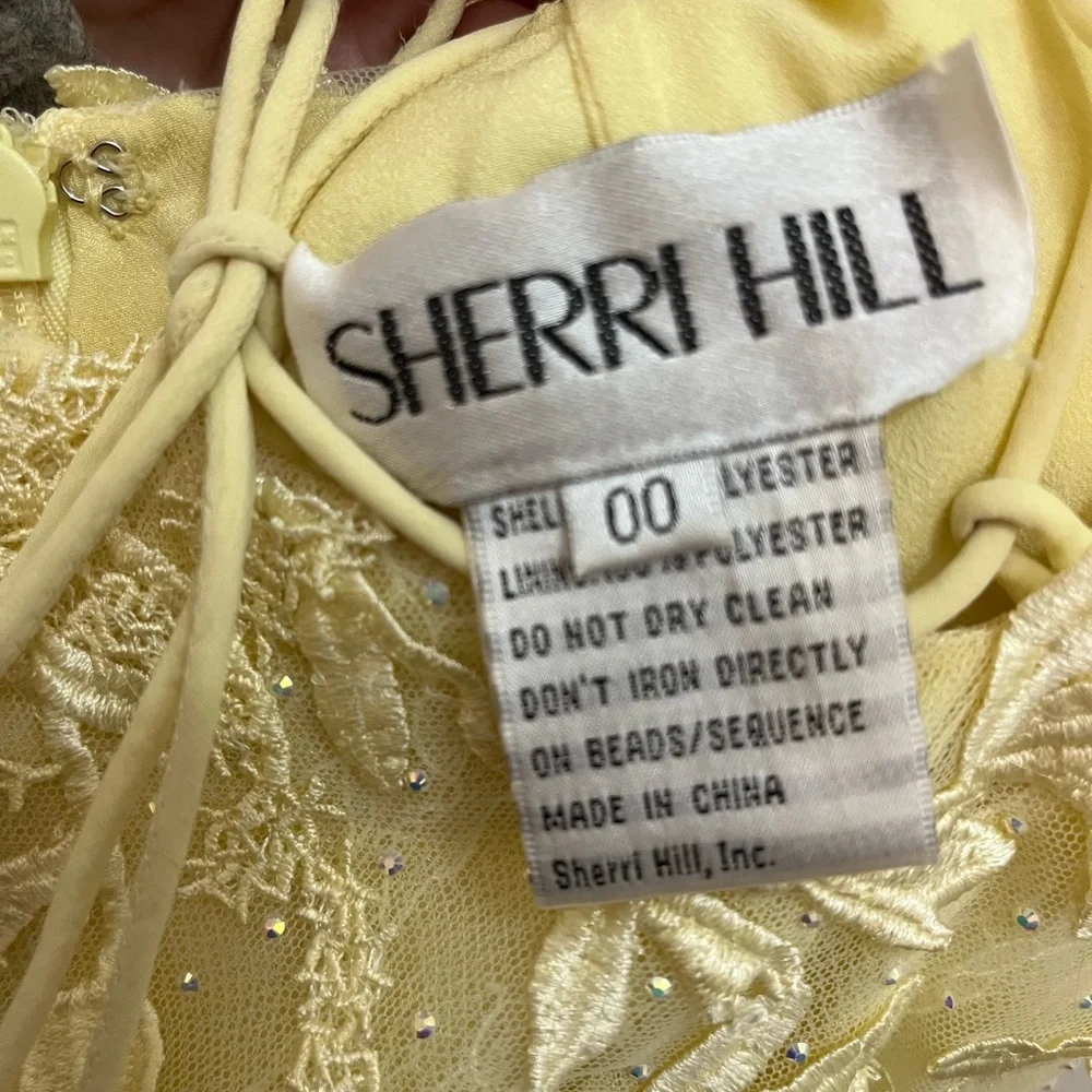 Sherri Hill Butter Yellow Fairy Dress  Rhinestone Floral Lace  Size 00 - Picture 11 of 11